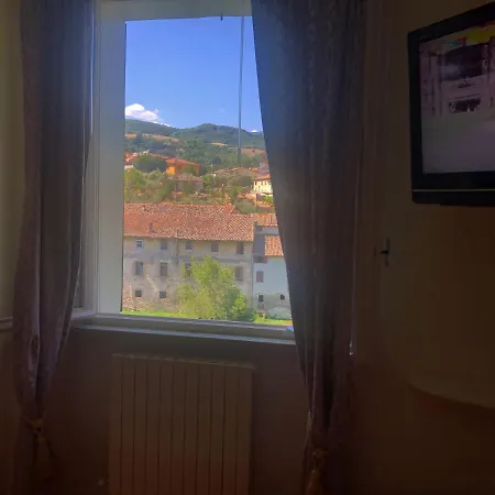 La Finestra Sul Fiume Bed & Breakfast Fossombrone Exterior photo